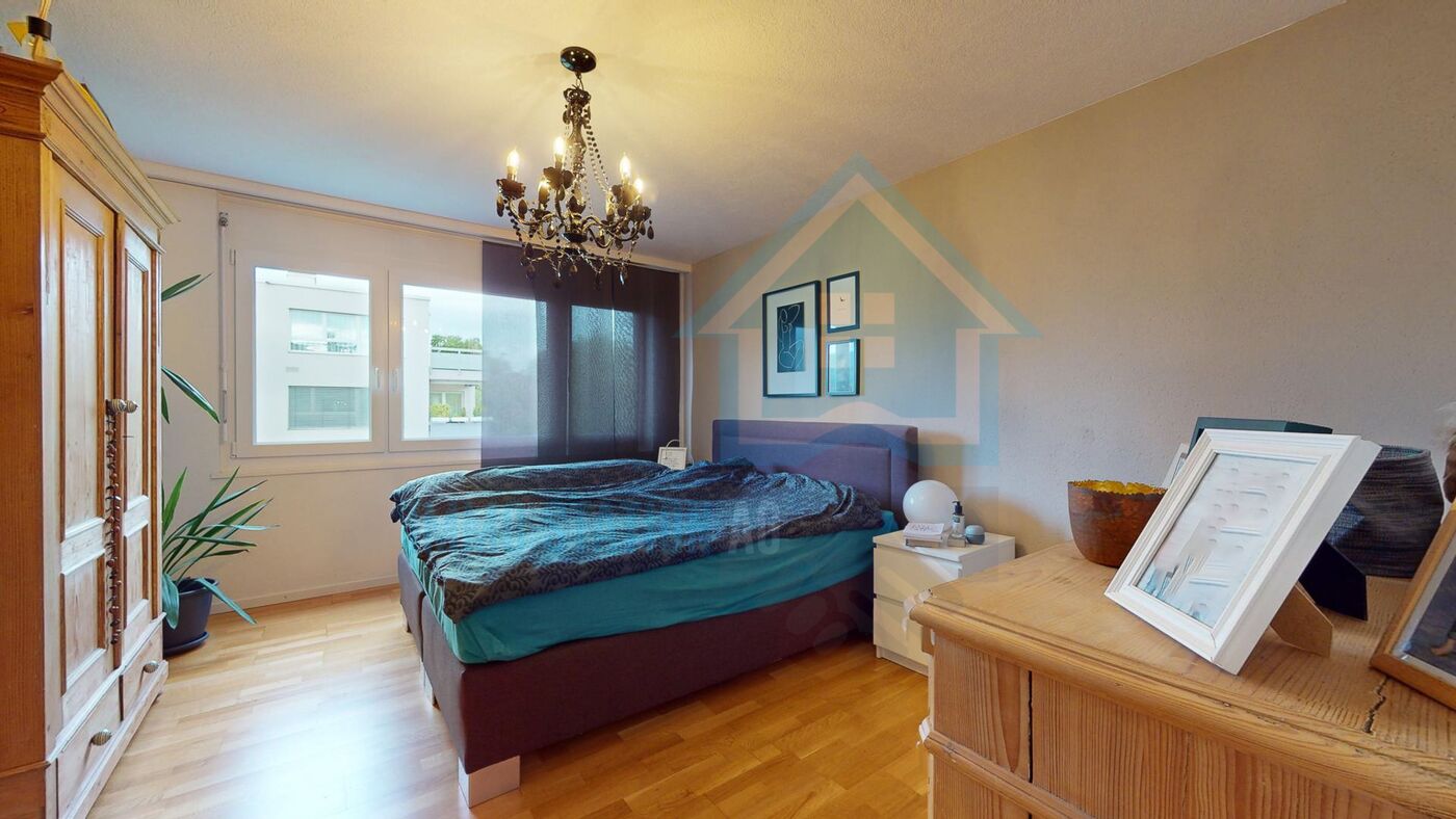 Schlafzimmer mit klassischer Einrichtung