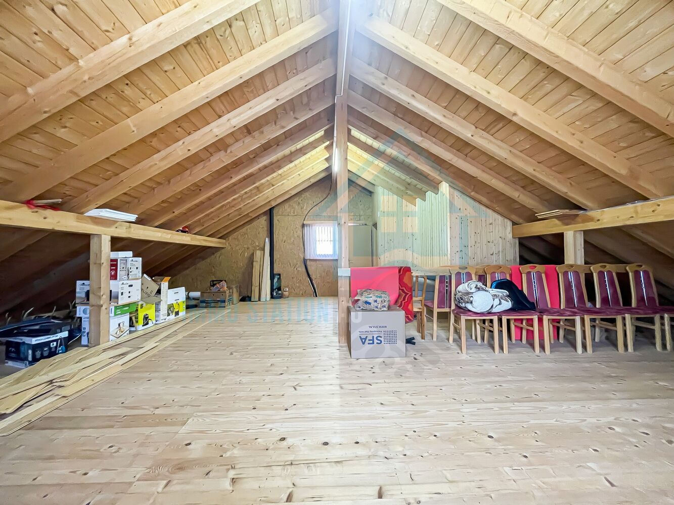 Dachboden mit Holzverkleidung
