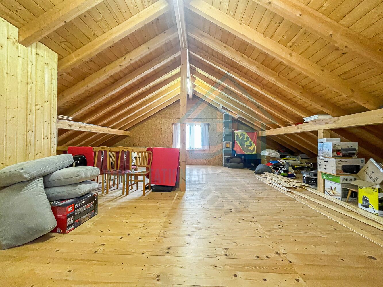 Ausgebauter Dachboden mit Holzsichtkonstruktion