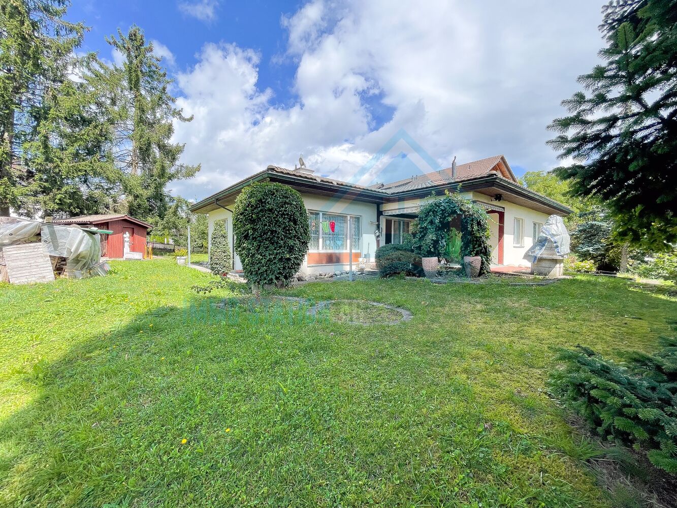 Einfamilienhaus mit großzügigem Garten