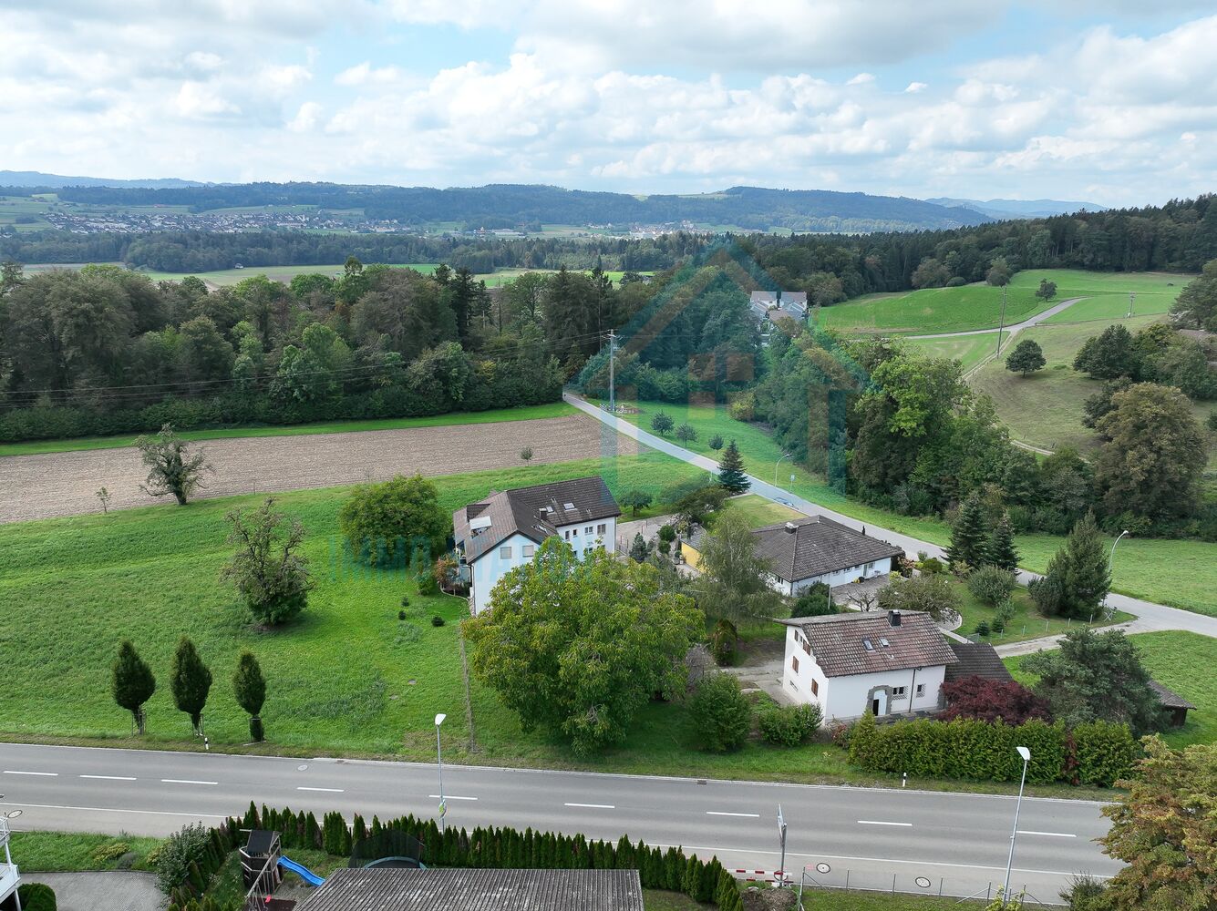 Luftaufnahme einer ländlichen Wohnlage