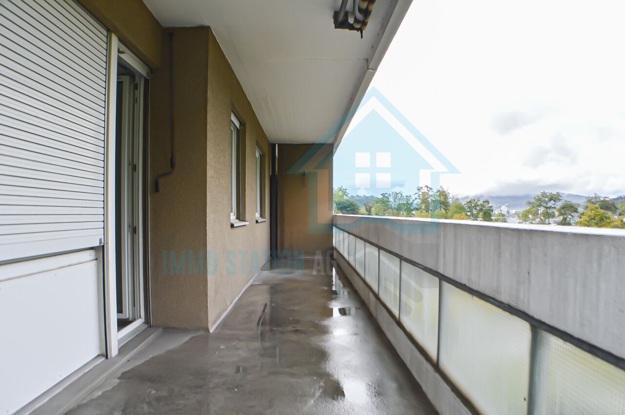 Überdachter Balkon mit Fernblick