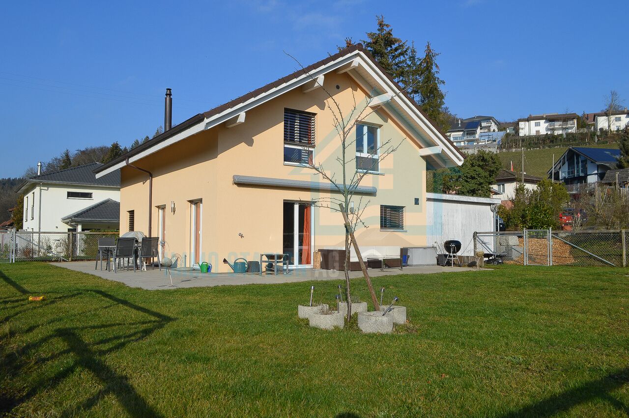 Einfamilienhaus mit Garten und Terrasse
