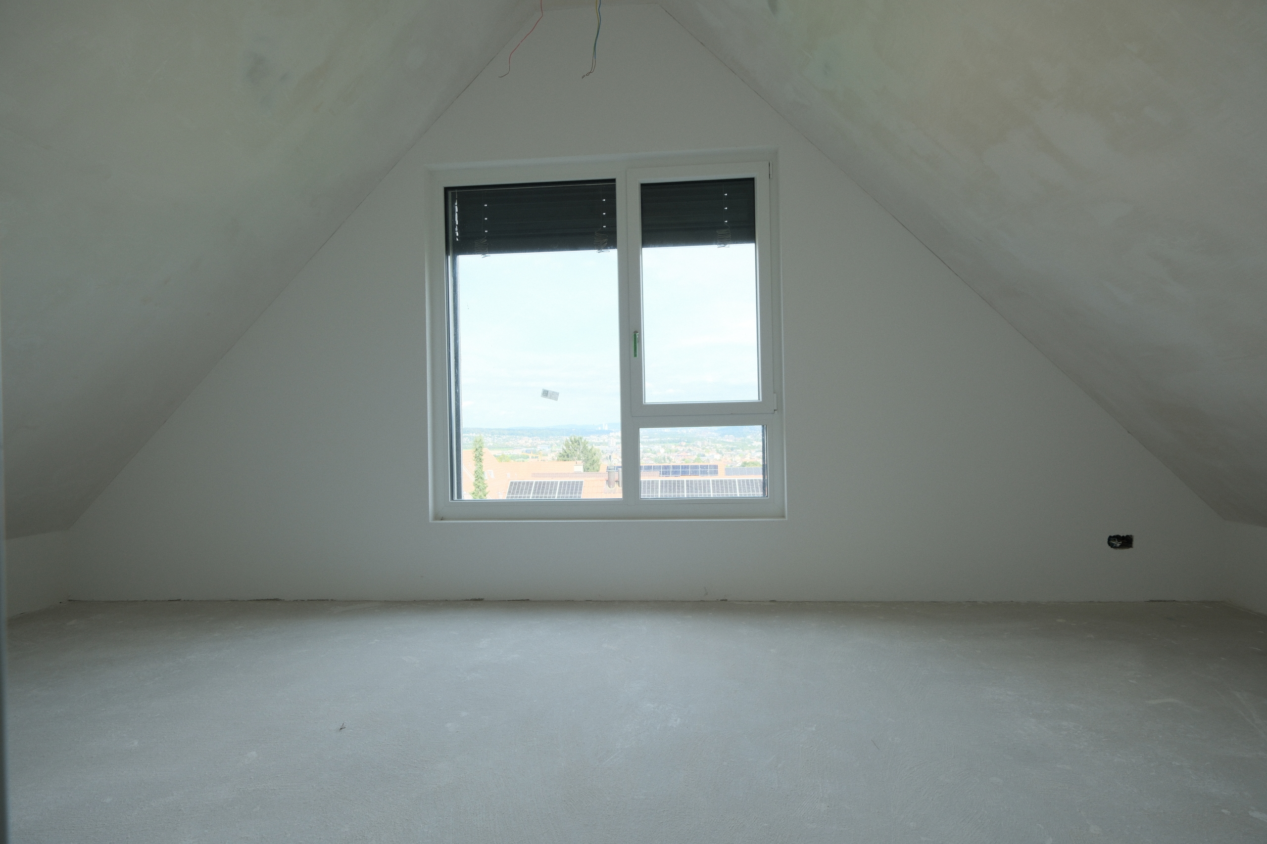Ausgebauter Dachraum mit Fenster