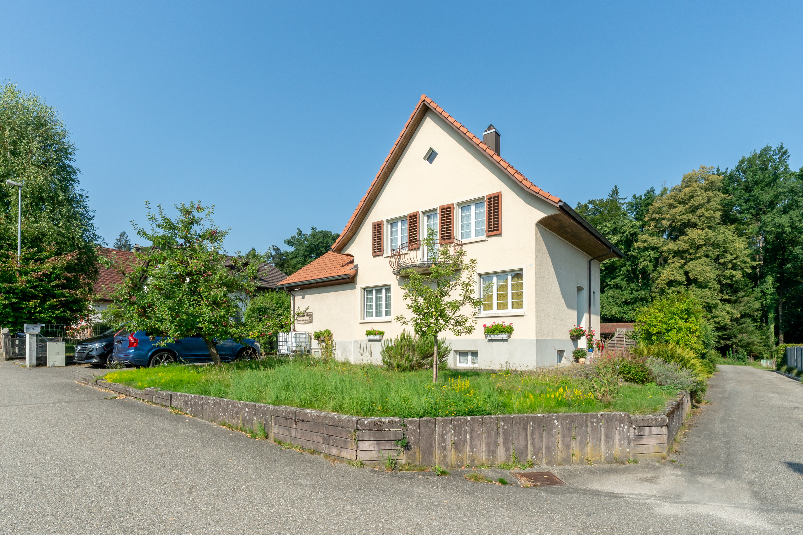 Einfamilienhaus mit steilem Satteldach