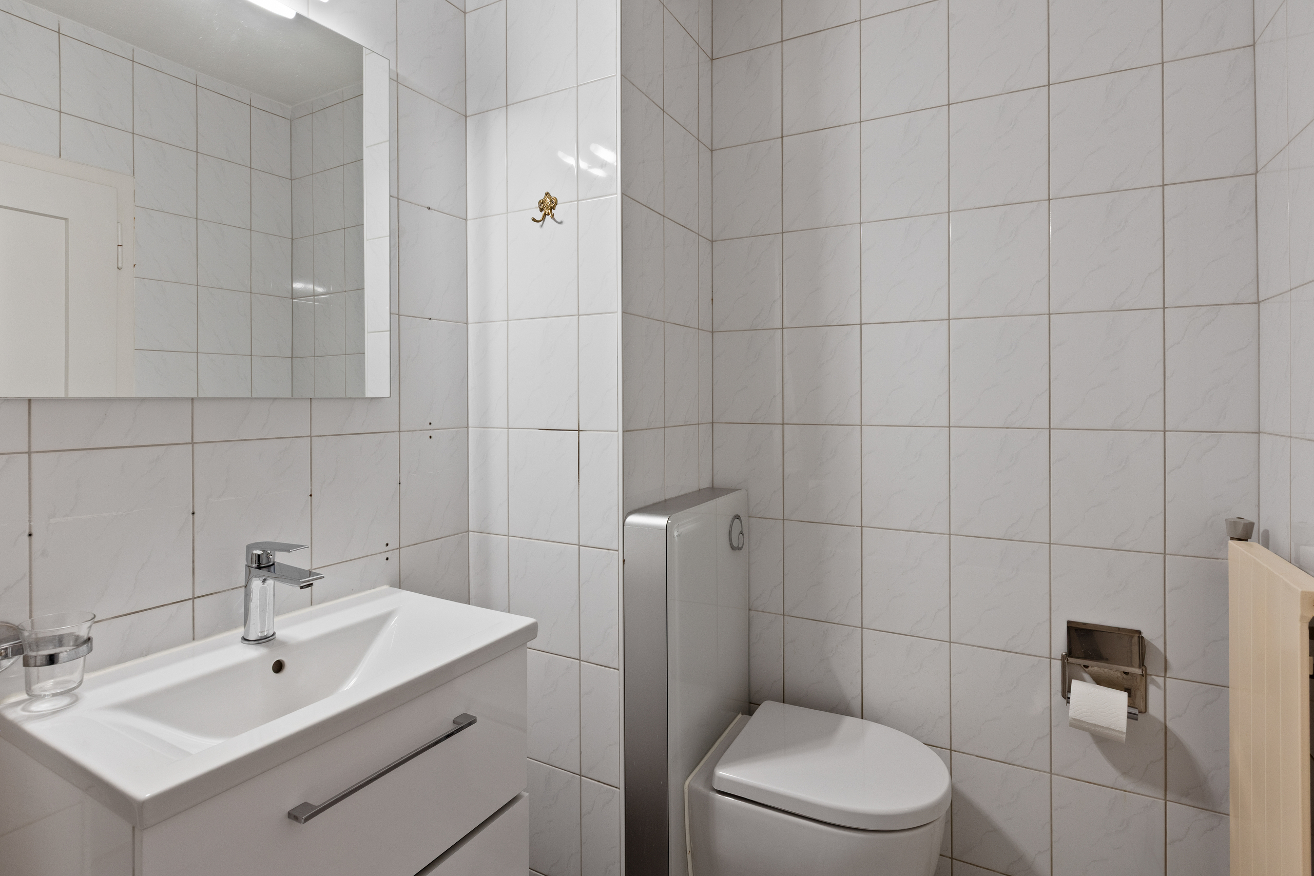 Kleines modernes Gäste-WC
