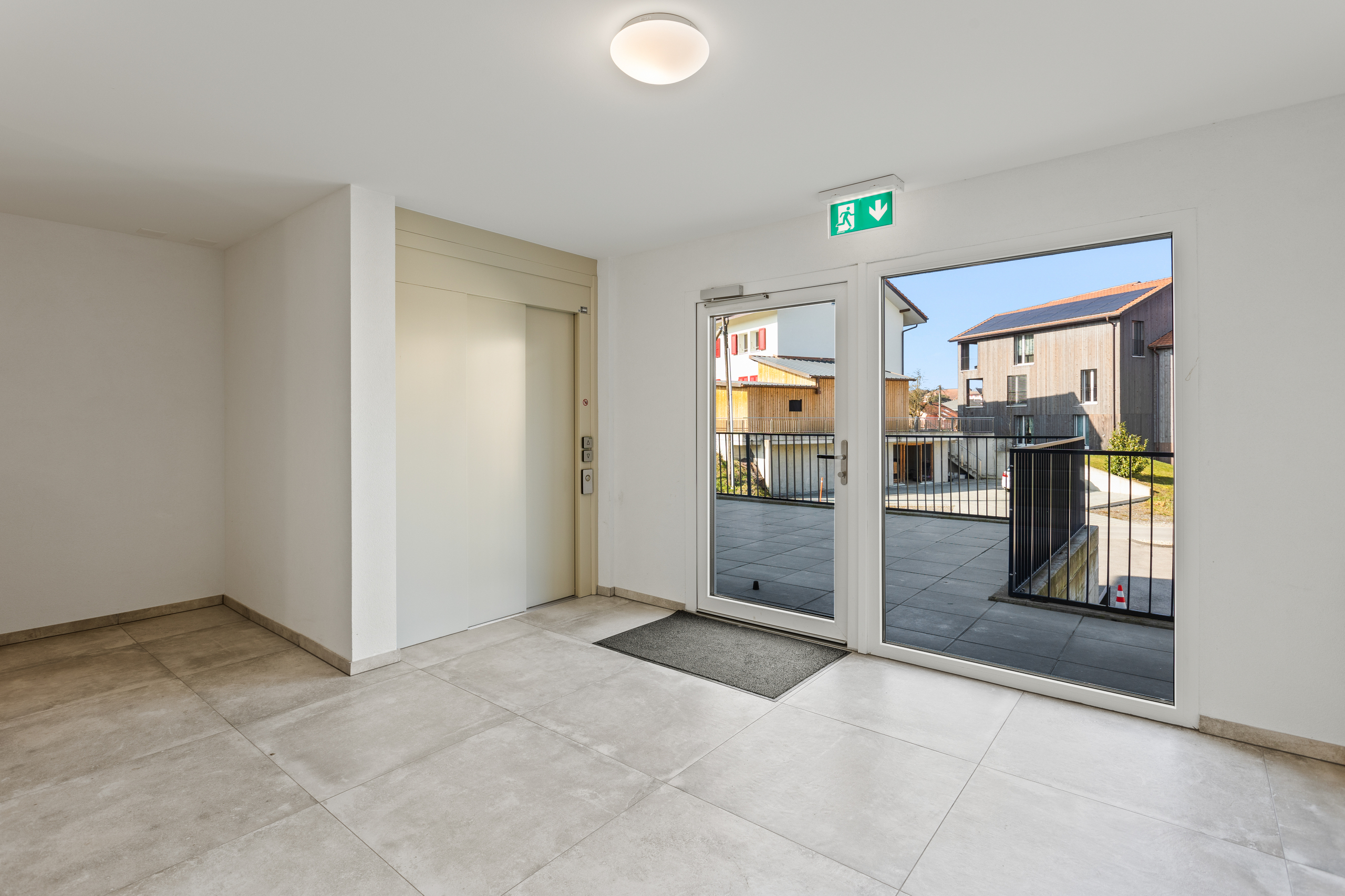 Eingangsbereich mit Glasfront