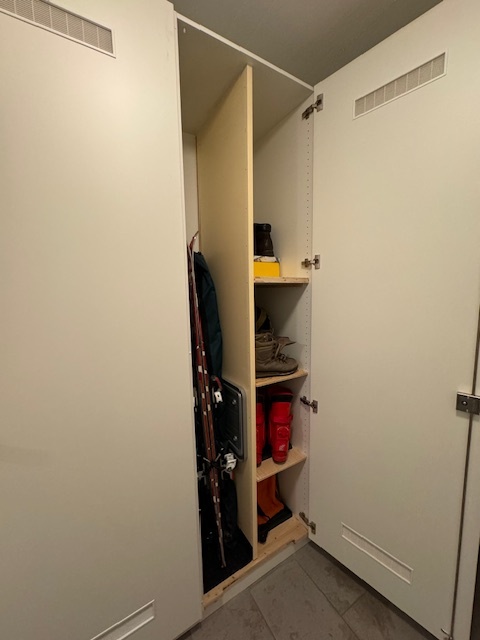 Garderobenschrank im Flur