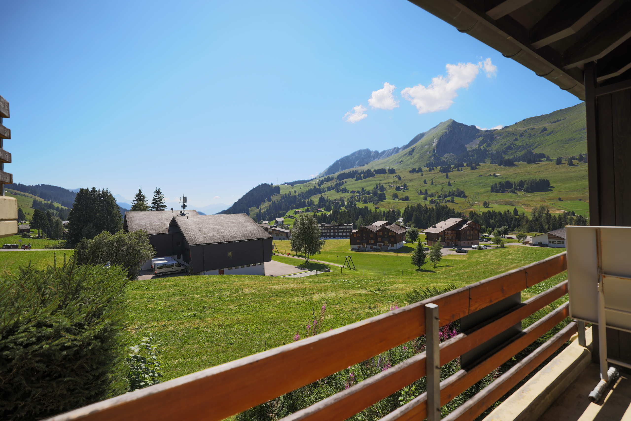 Balkon mit Alpenblick