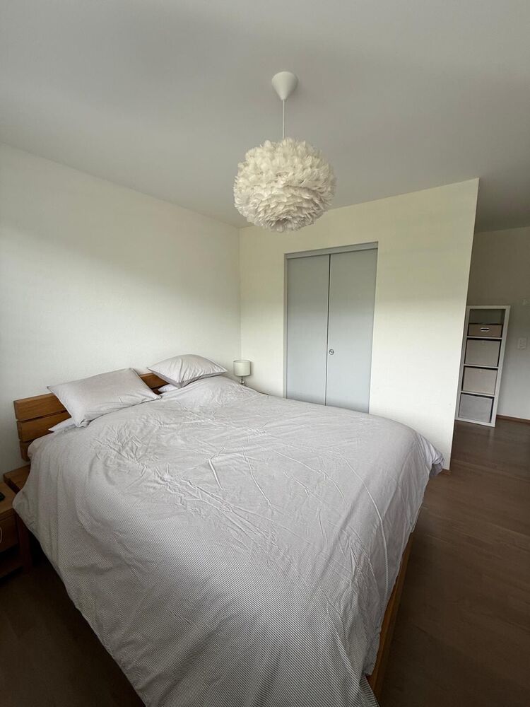 Schlafzimmer mit Doppelbett