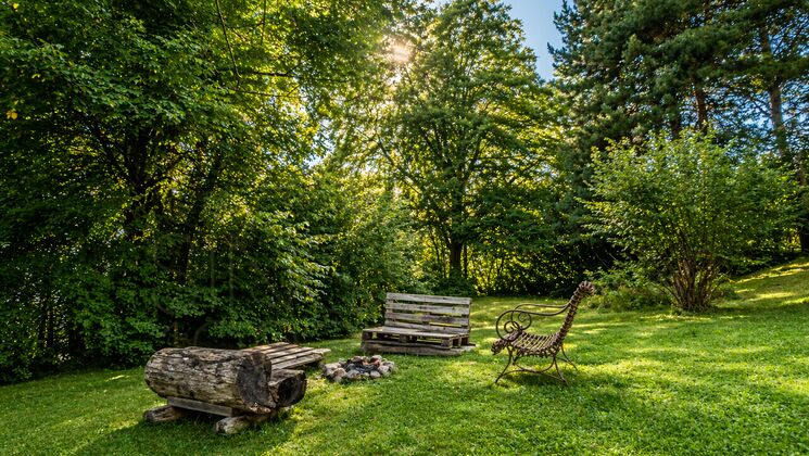 Garten mit Sitzbereich