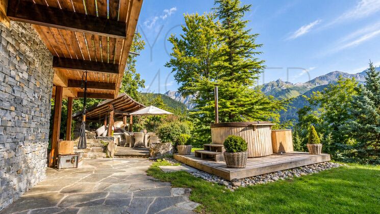 Alpen-Terrasse mit Whirlpool