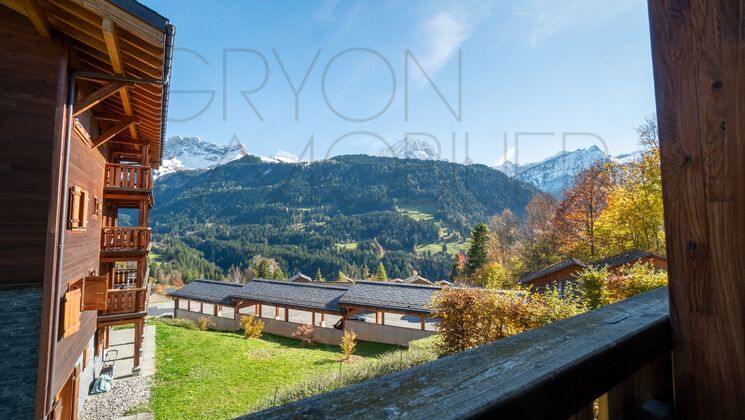 Bergblick von einem Balkon