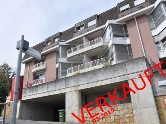 Mehrfamilienhaus mit Verkaufshinweis