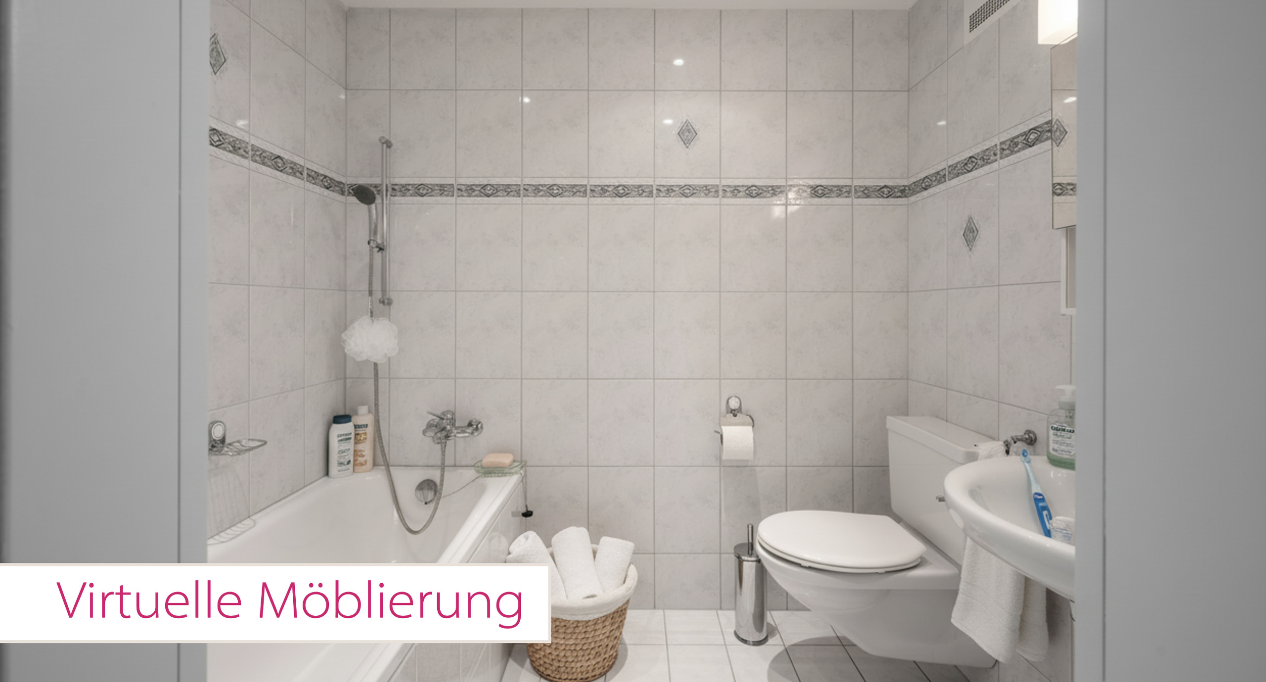 Kompaktes Badezimmer mit Badewanne und WC