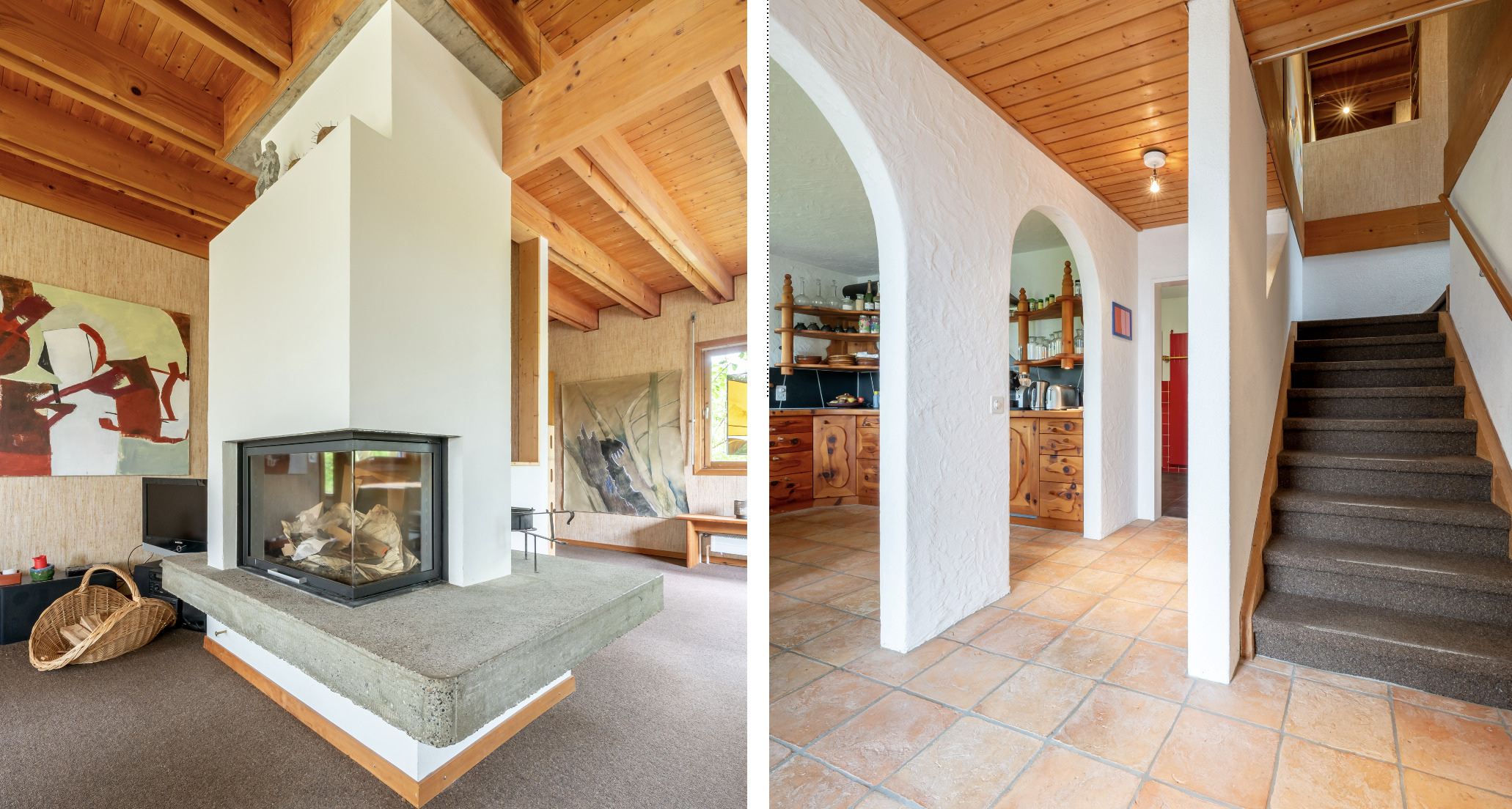 Wohnbereich mit Kamin und Treppenhaus