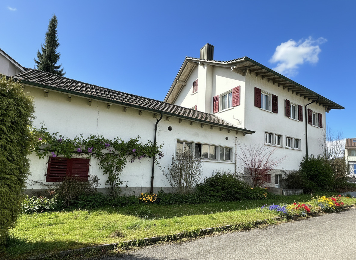 Äußeres eines Wohnhauses mit Garten