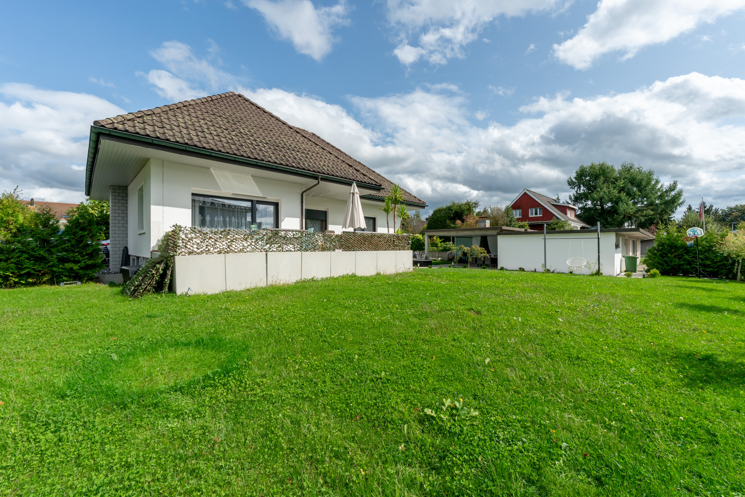 Einfamilienhaus mit großem Garten
