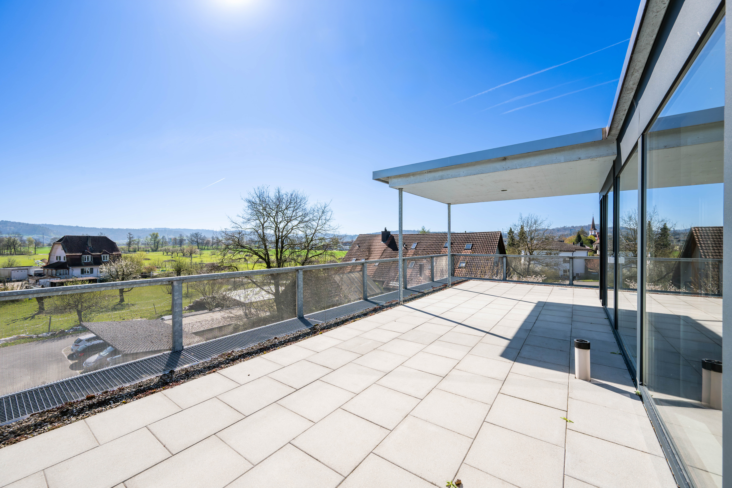Dachterrasse mit Glasgeländer