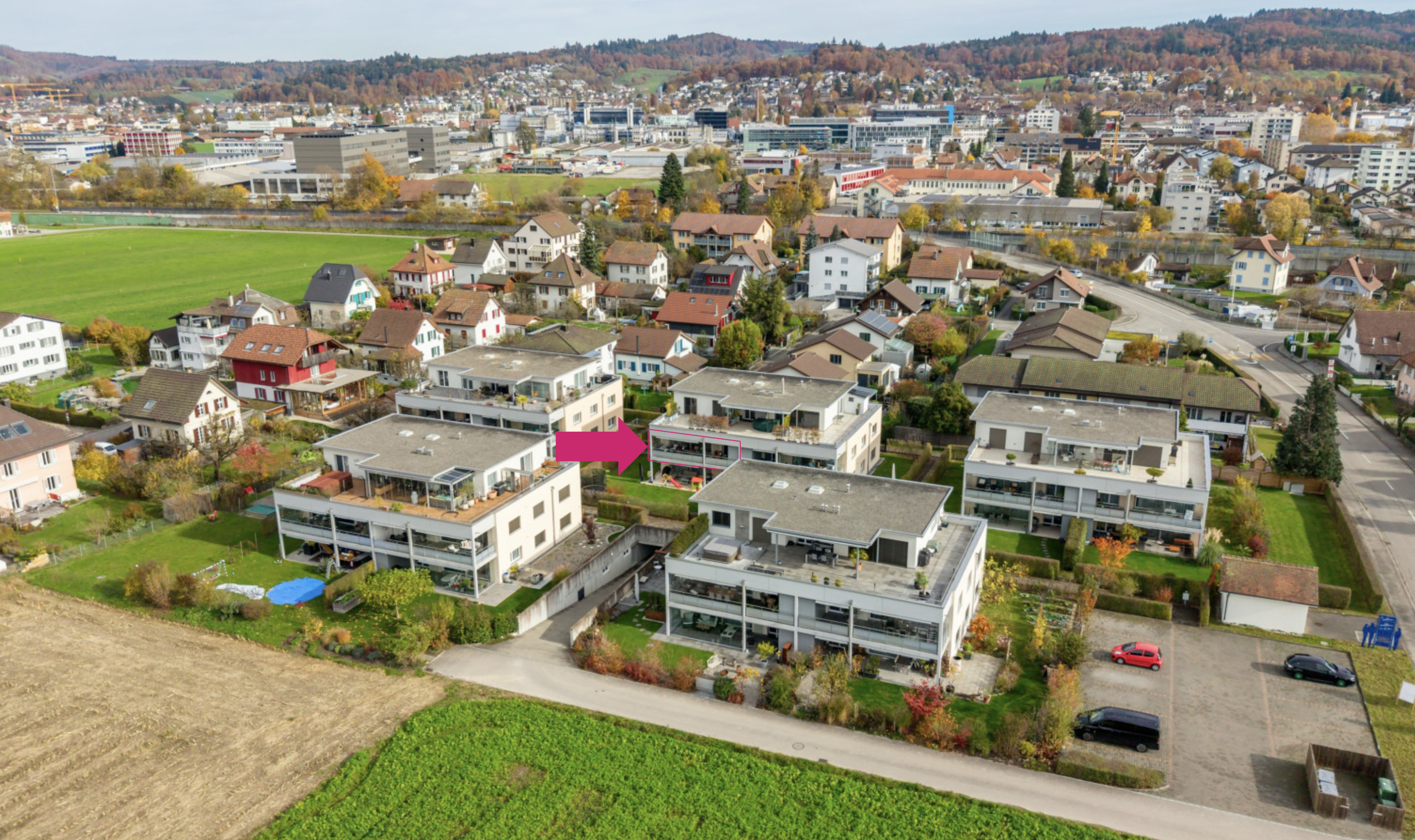 Luftaufnahme eines Wohnquartiers mit Mehrfamilienhäusern