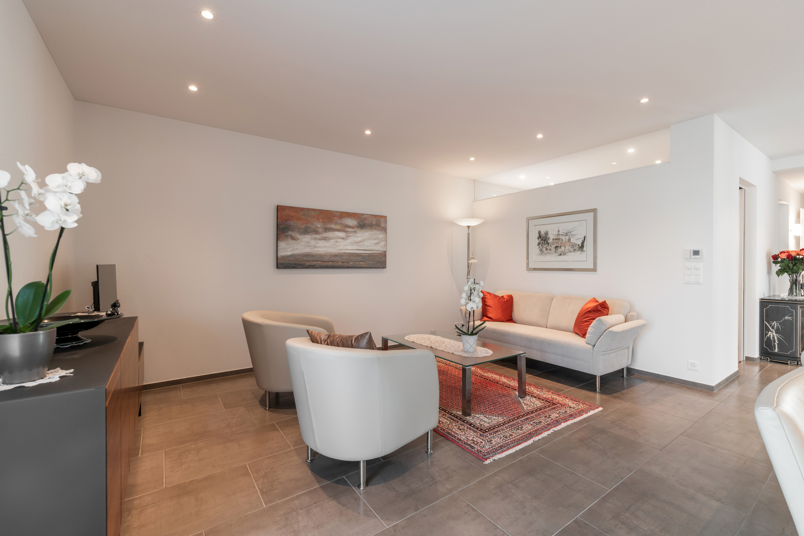 Modernes Wohnzimmer mit Sitzgruppe
