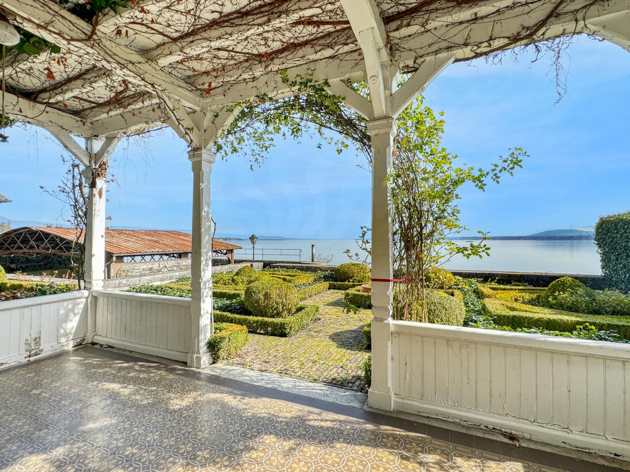 Küsten-Pergola mit Meerblick