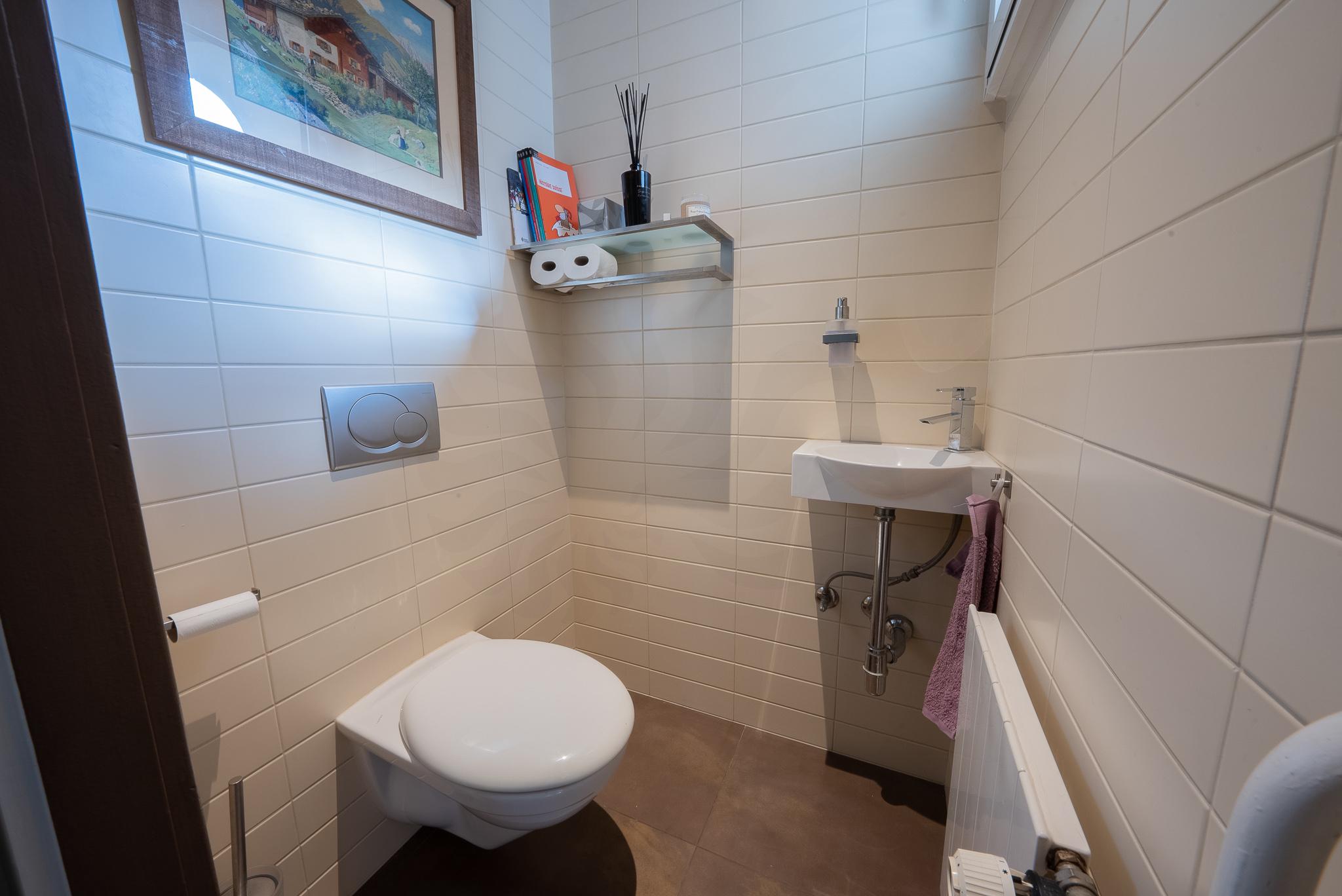 Gäste-WC mit Wand-WC