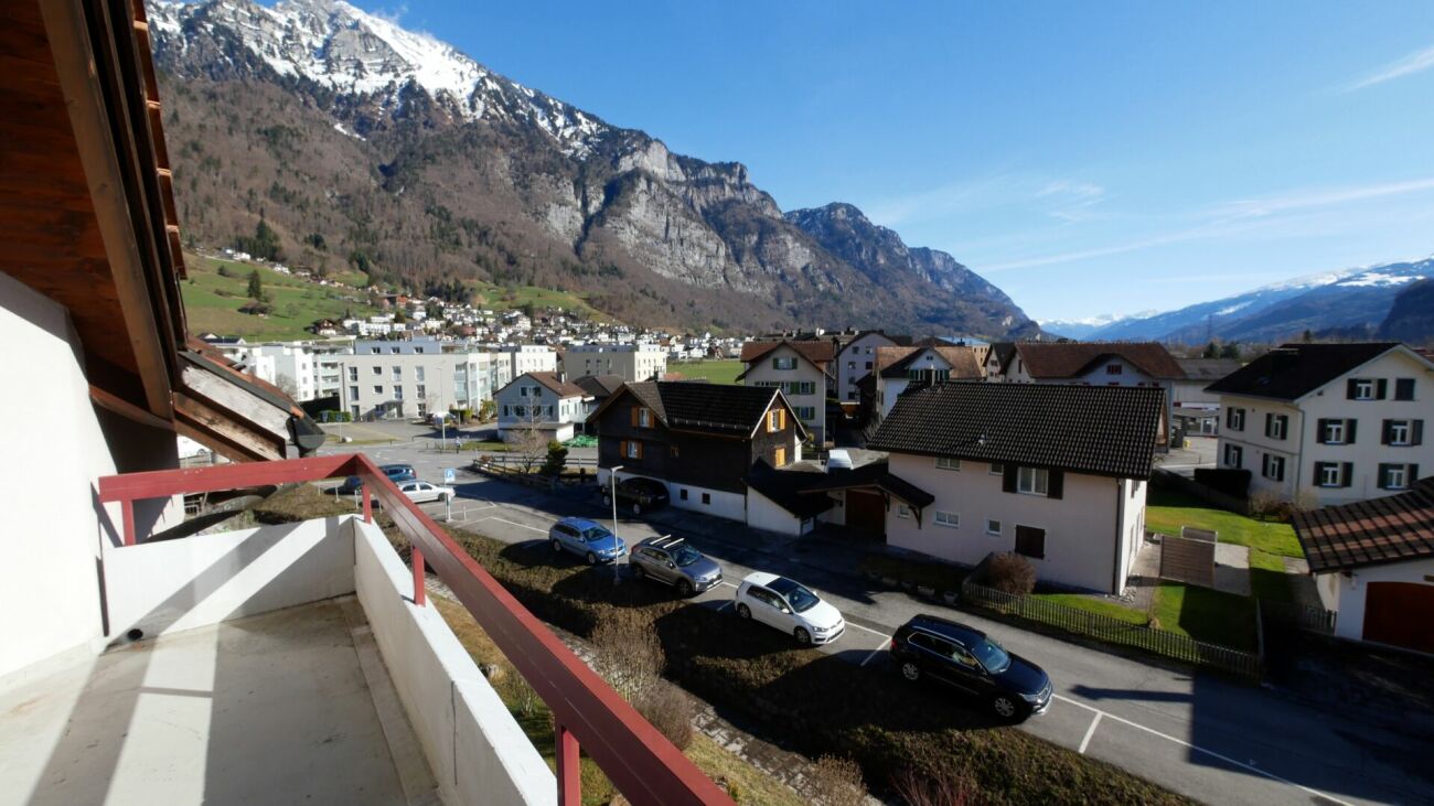 Balkon mit Bergblick