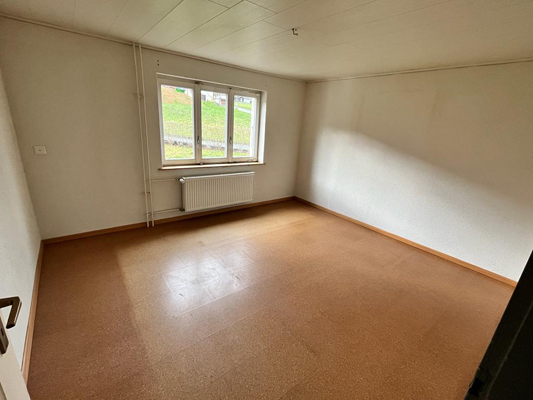 Leerer Innenraum mit Fenster