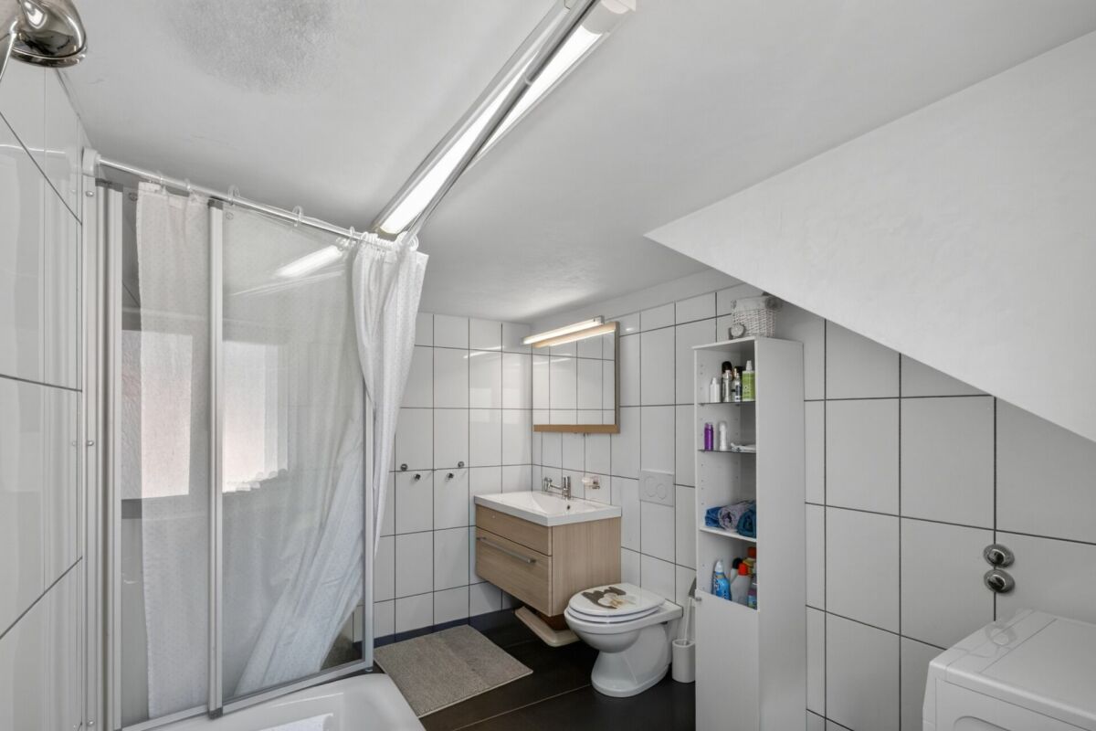 Badezimmer im Dachgeschoss