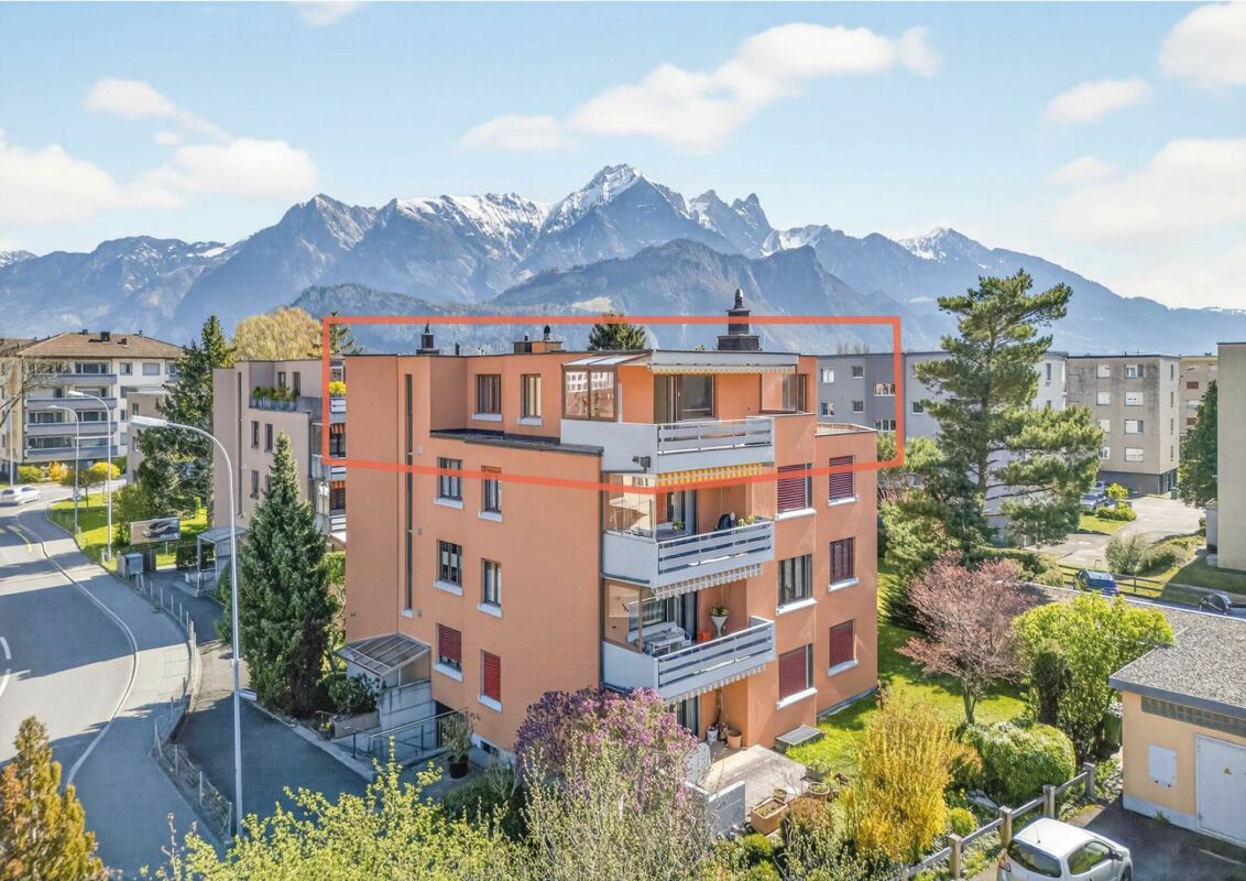 Wohnhaus mit Bergblick