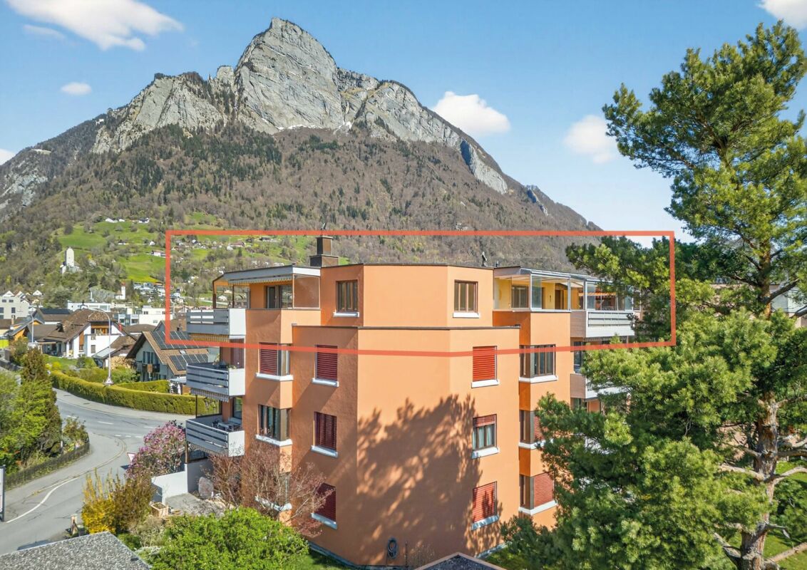 Wohnhaus mit Bergblick