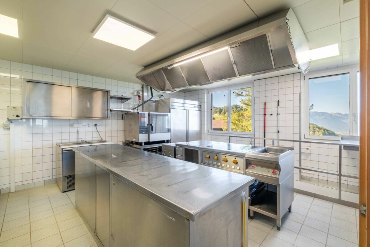 Professionelle Edelstahl-Gewerbeküche
