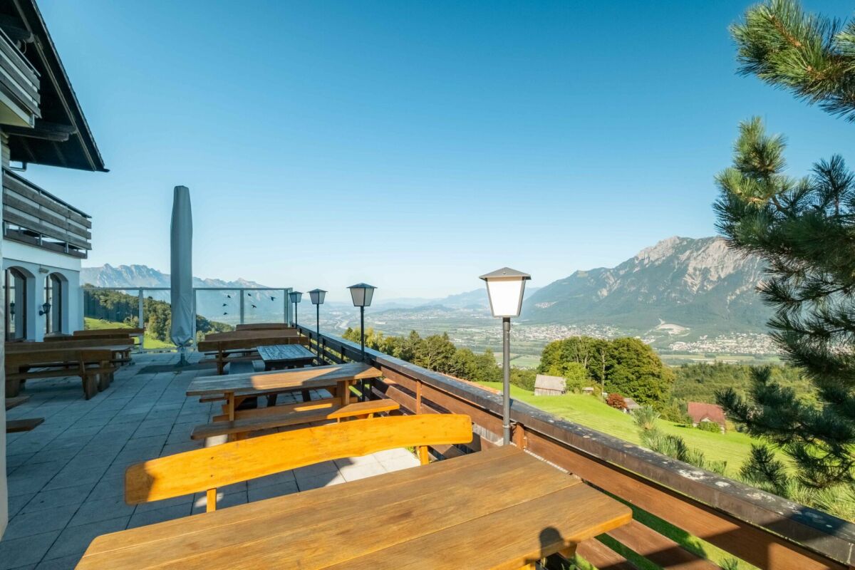 Bergterrasse mit Panoramablick