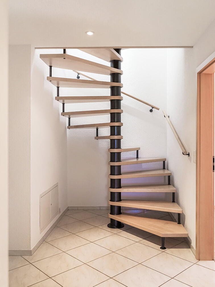 Spindeltreppe im Eingangsbereich