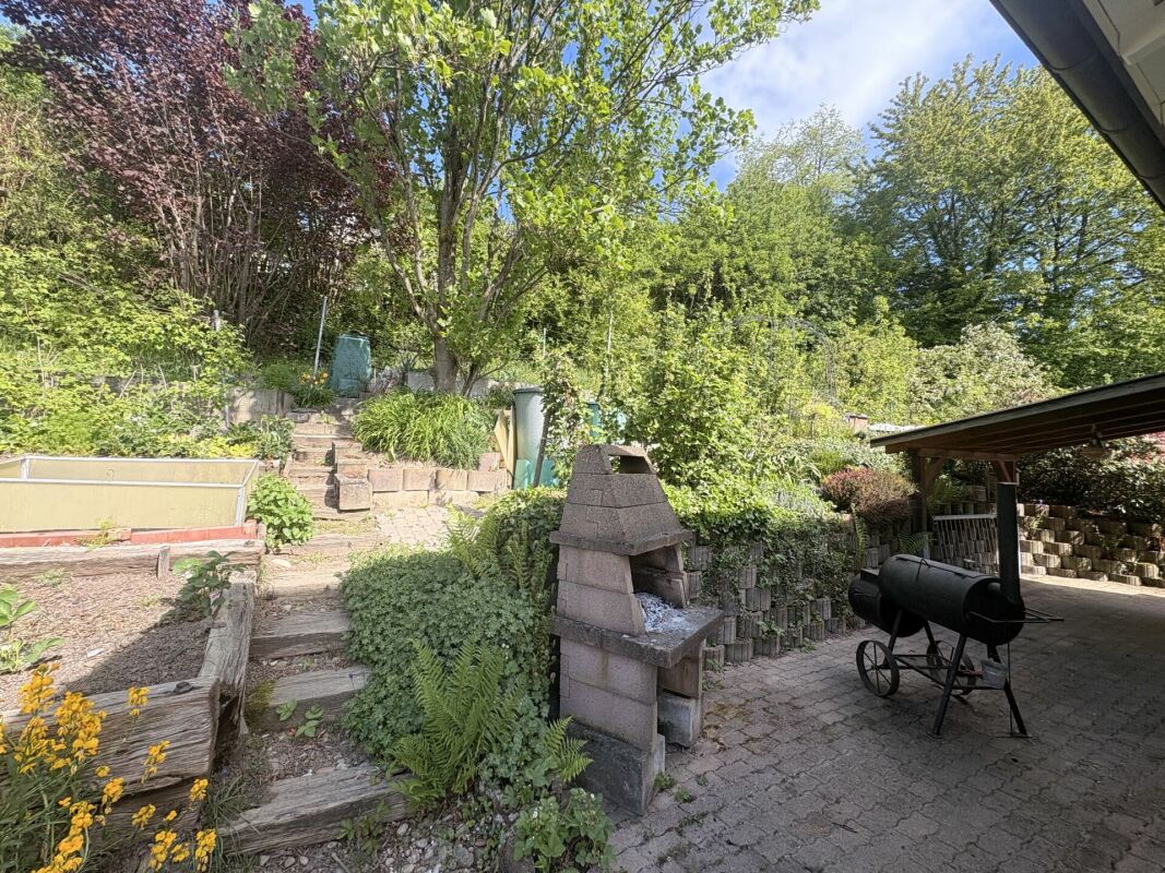 Garten mit Grillplatz