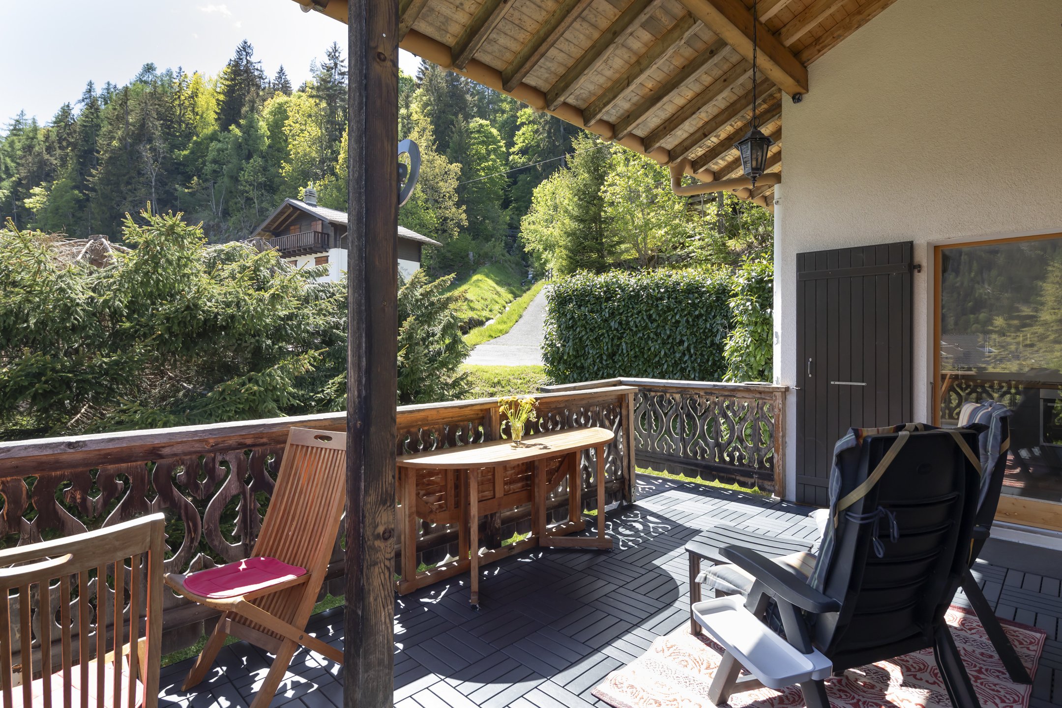 Balkon mit Bergblick