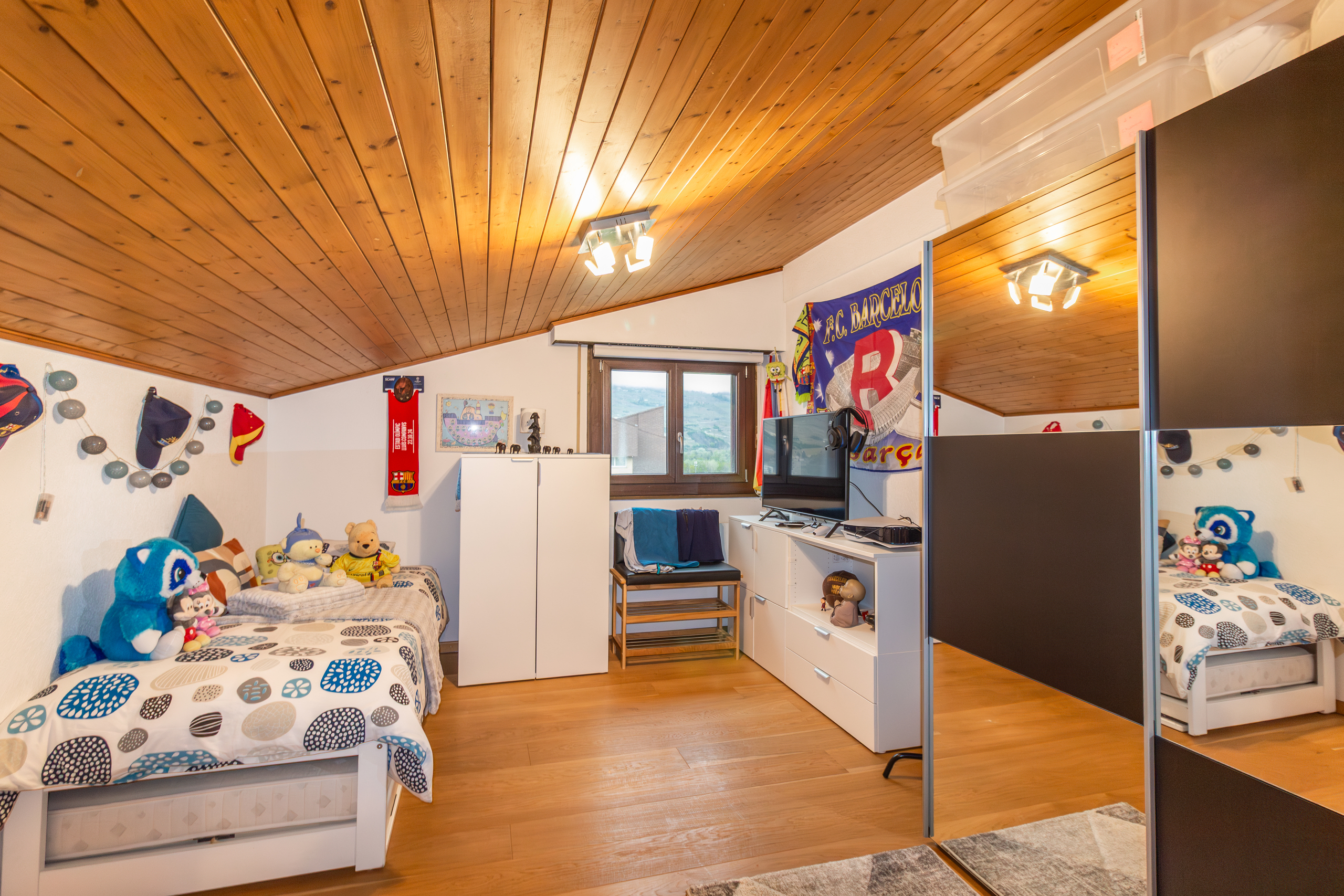 Jugendzimmer mit Dachschräge