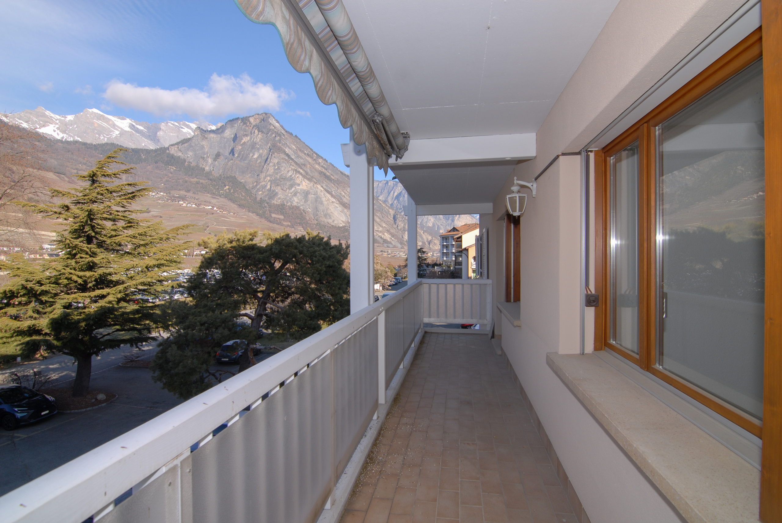 Balkon mit Bergblick