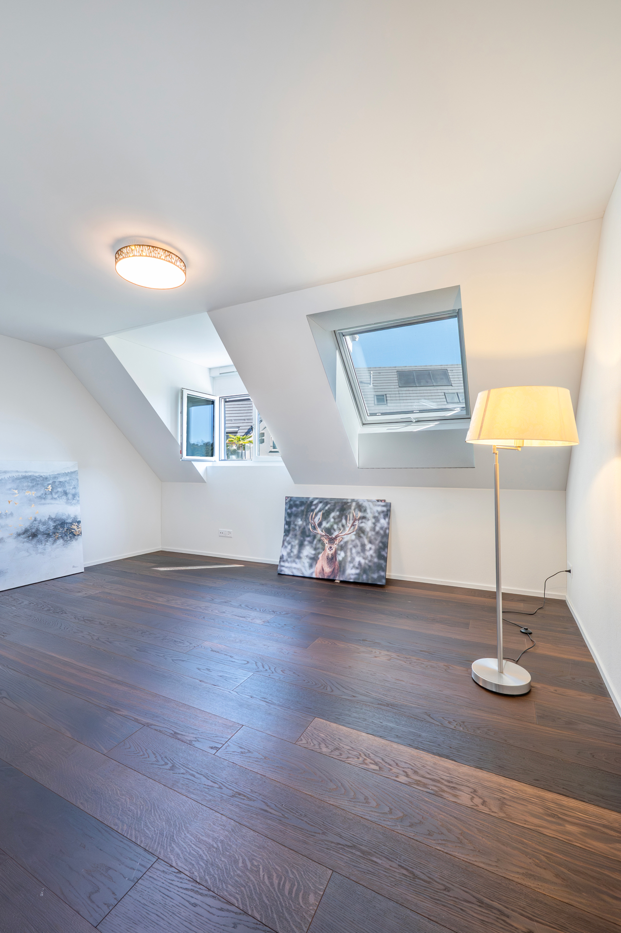 Ausgebauter Dachraum mit Dachfenstern