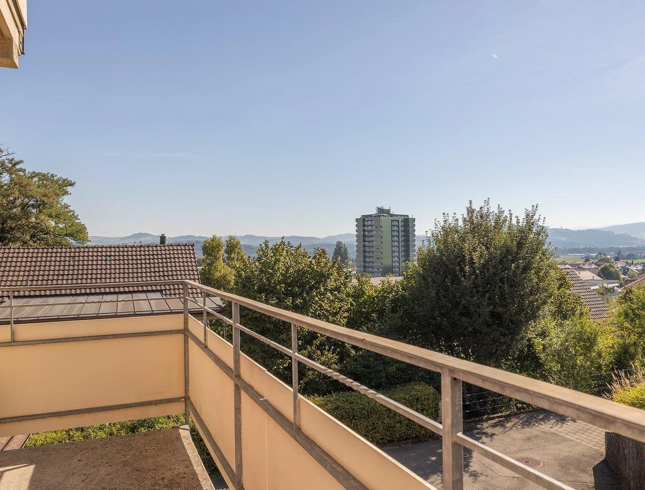 Balkon mit weitem Ausblick
