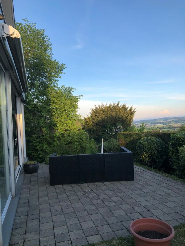 Terrasse mit Gartenblick