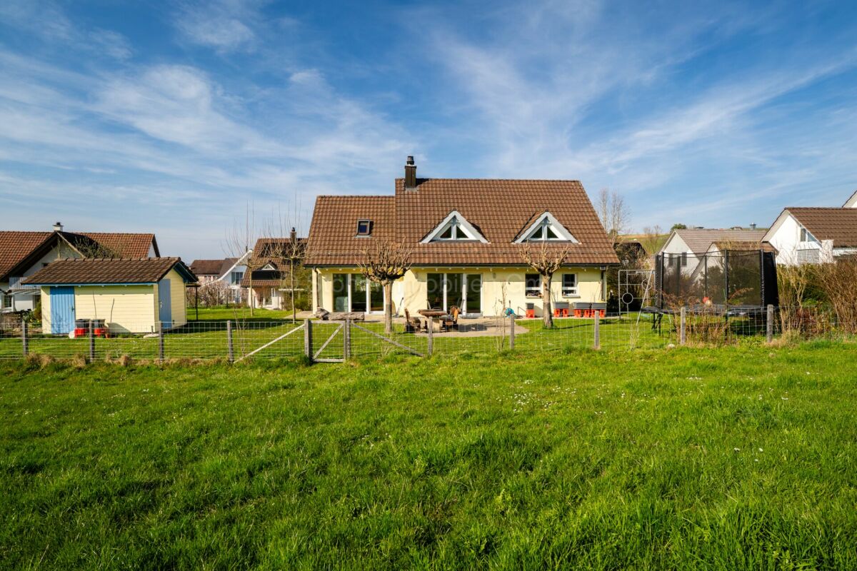 Einfamilienhaus mit großem Garten