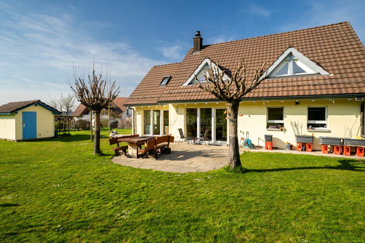 Einfamilienhaus mit Garten und Terrasse