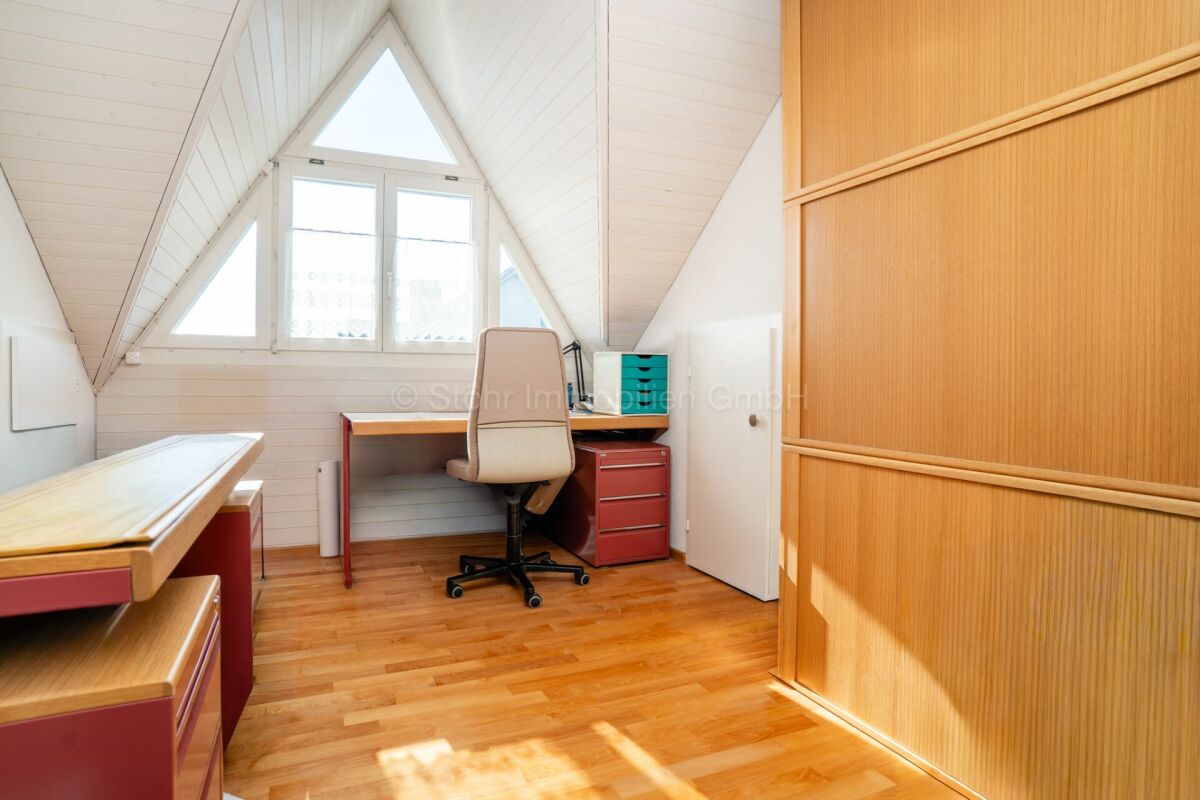 Dachzimmer als Arbeitszimmer