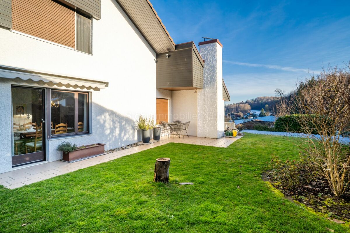Haus mit Garten und Seeblick
