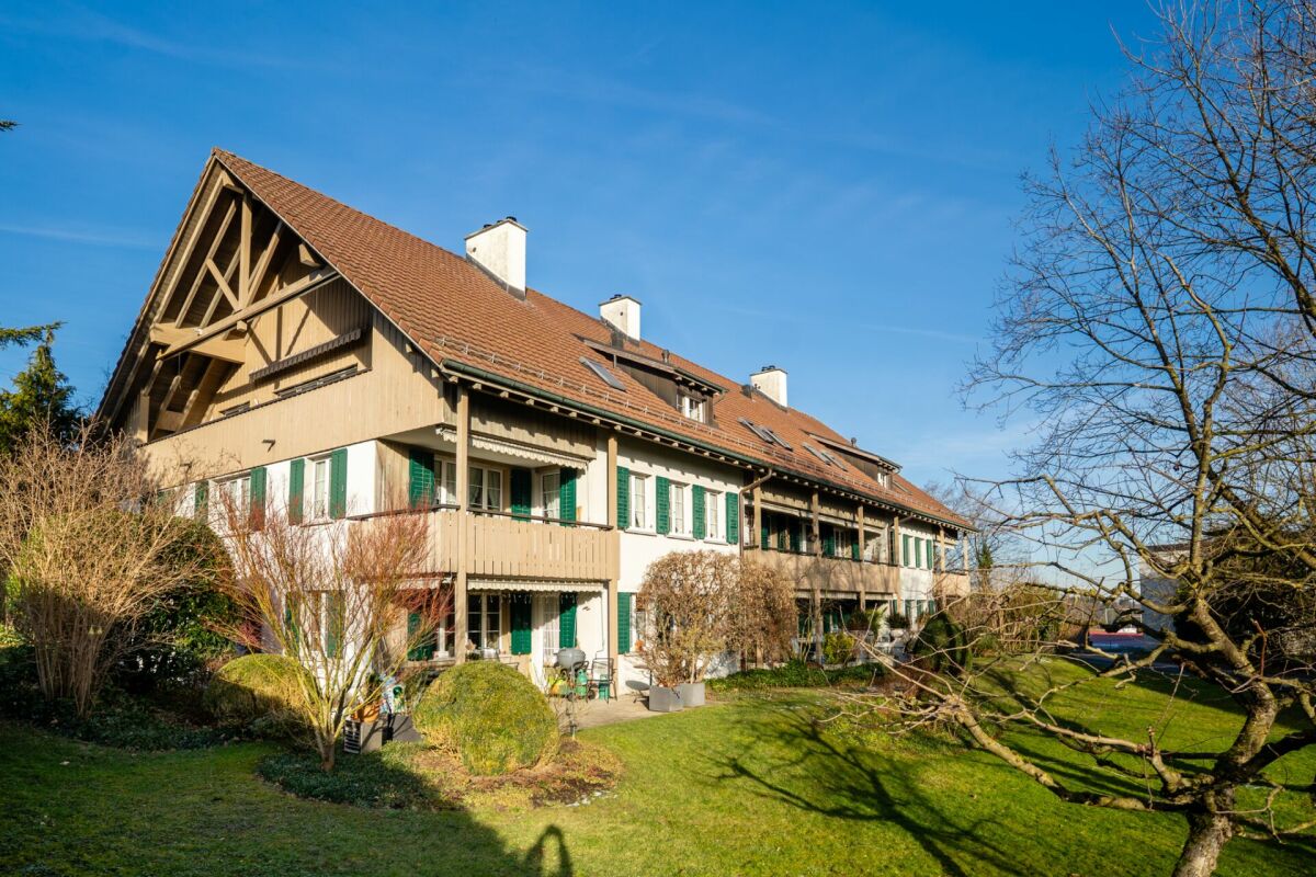 Historisches Wohnhaus mit Satteldach und Garten