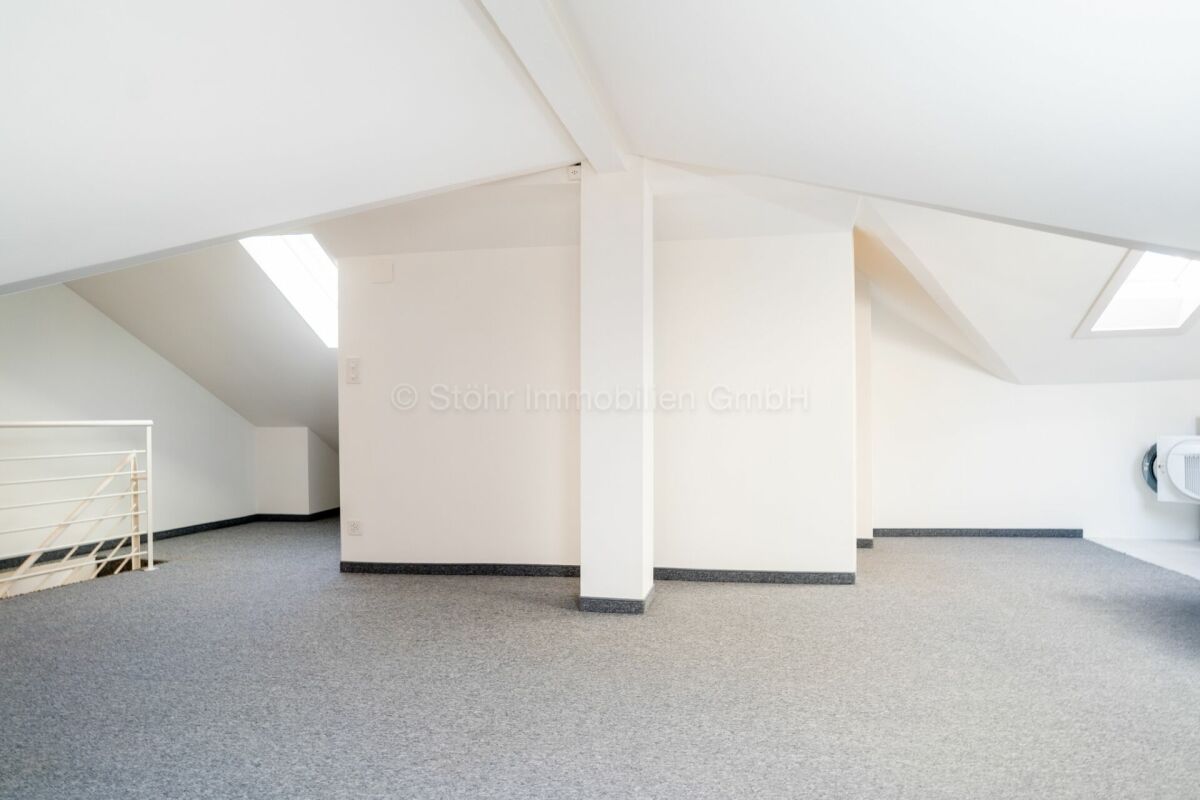 Einzigartige 3.5-Zimmer-Dachwohnung mit Galerie im Herzen von Oberwinterthur – Winterthur