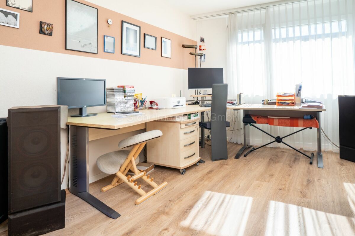 Arbeitszimmer mit Homeoffice