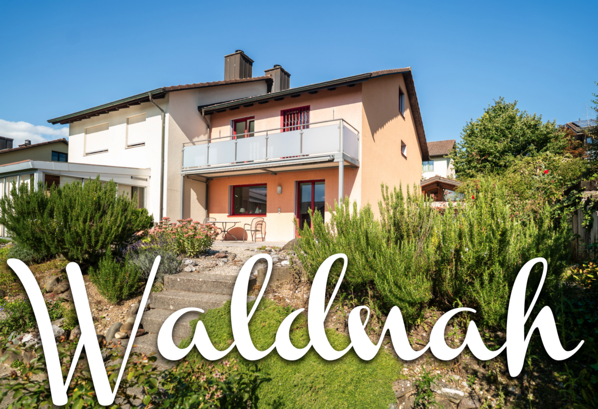 Wohnhaus mit Garten und Balkon